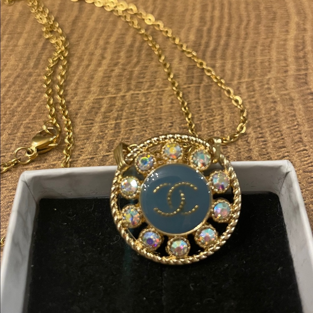 Double C necklace